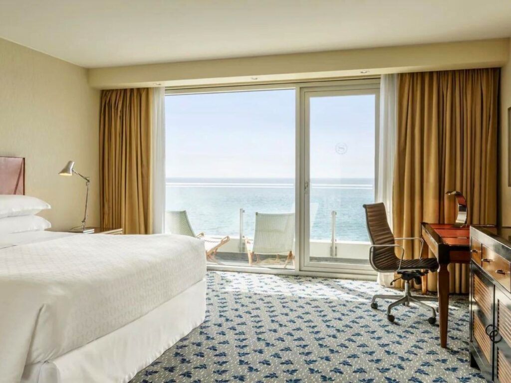 Guest room at Sheraton Miramar in Viña del Mar